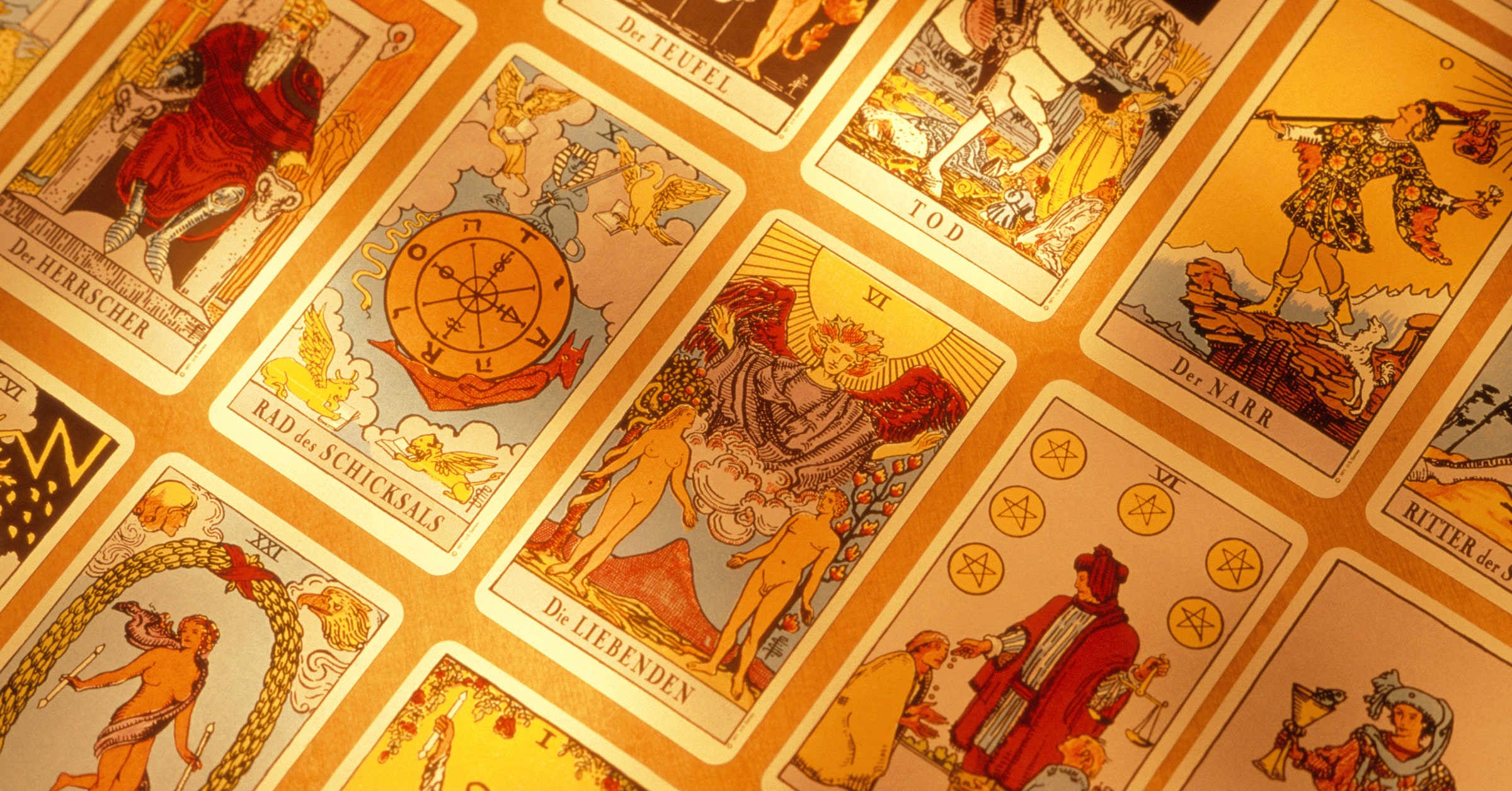 Learn How Tarot Readings Work