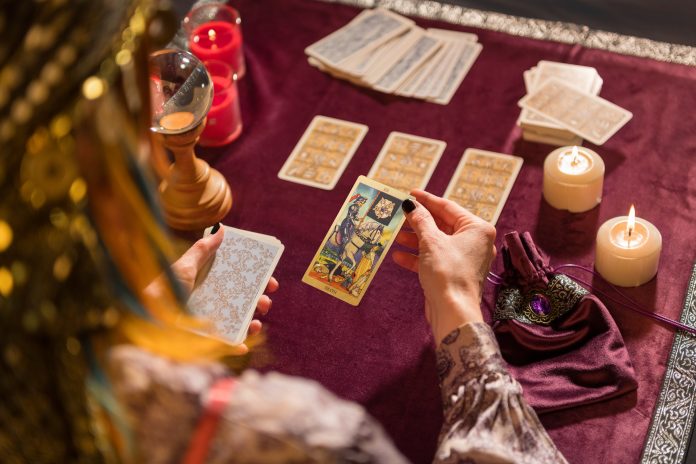 Using a Yes or No Tarot Reading Using a Yes or No Tarot Reading